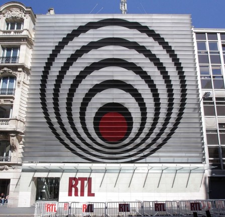 Façade RTL - Wikipédia (Deep silence)